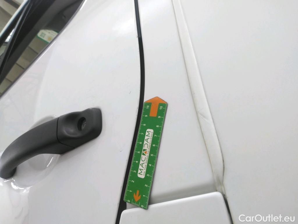  Renault  Trafic RENAULT  / 2019 / 4P / Fourgon tole NV FG GCF L2H2 1200 Energy dCi 145 #4