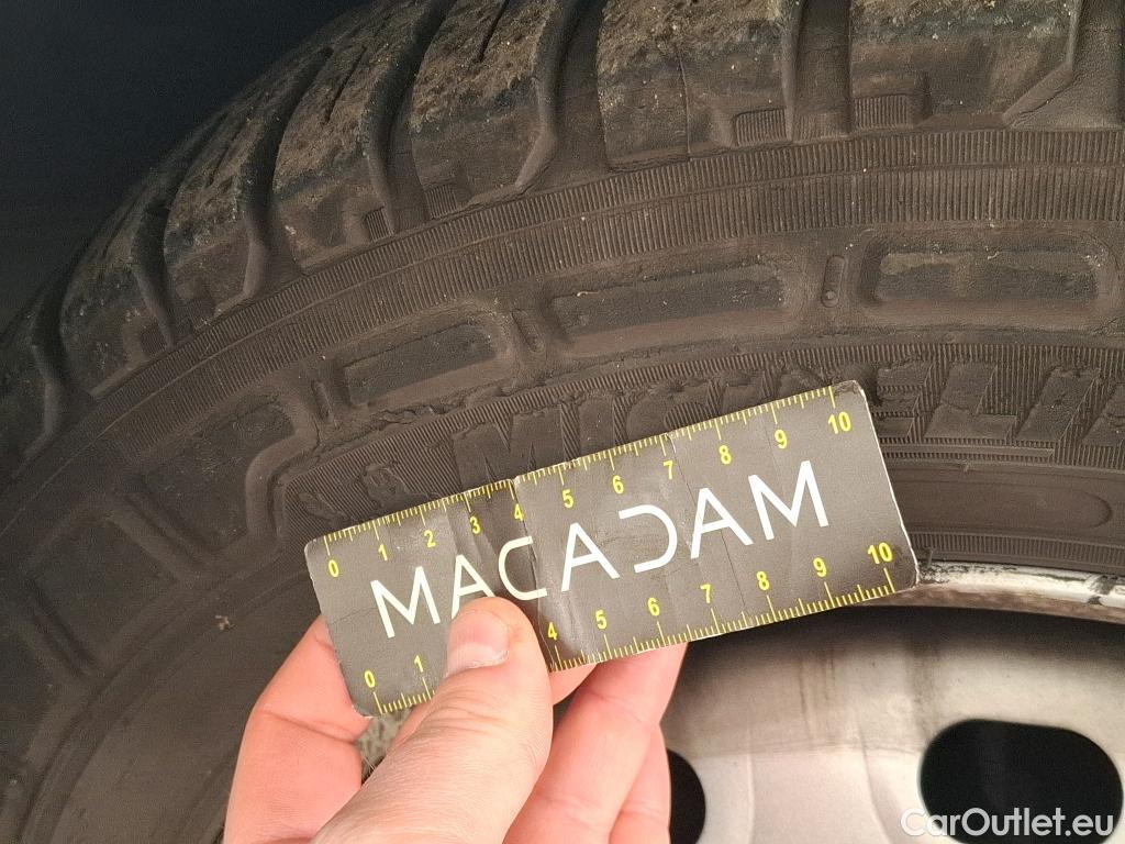  Renault  Trafic  Fourgon L2H1 3T Grand Confort 2.0 dCi 130CV BVM6 E6d #3