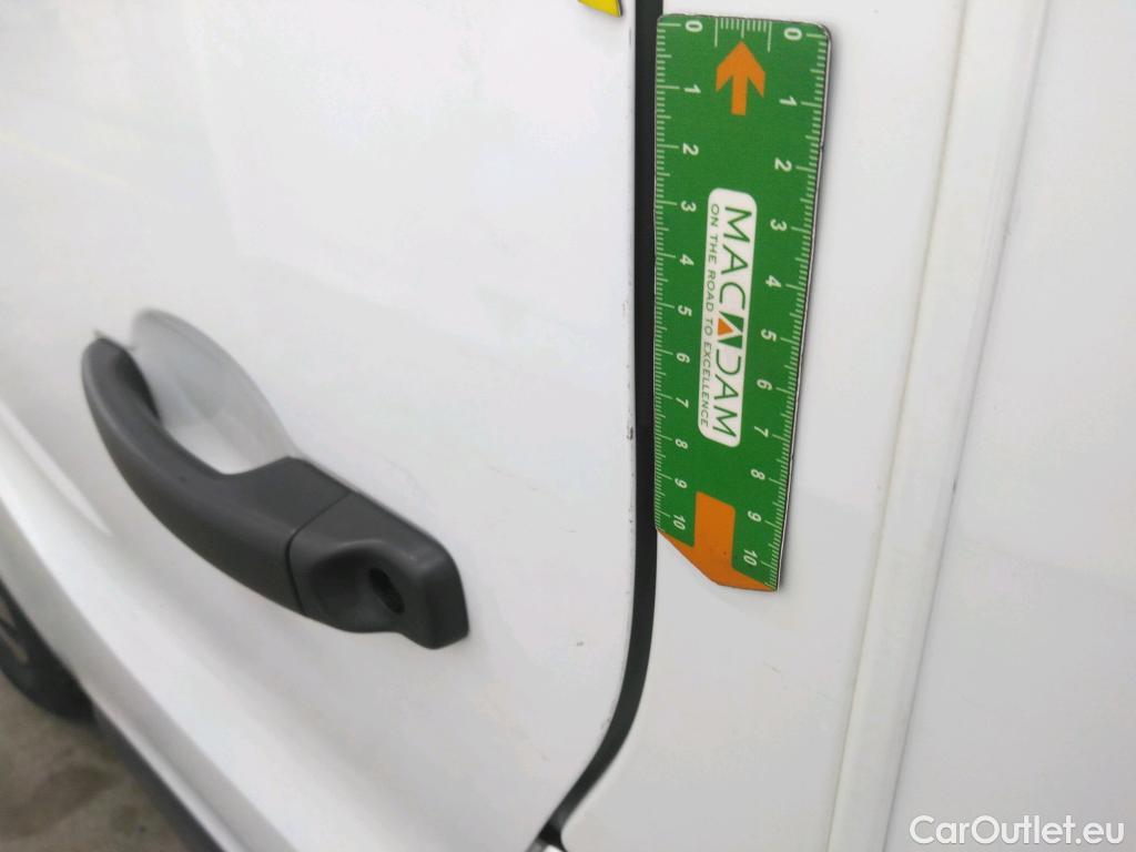  Renault  Trafic RENAULT  / 2019 / 4P / Fourgon tole NV FG GCF L2H2 1200 Energy dCi 145 #2