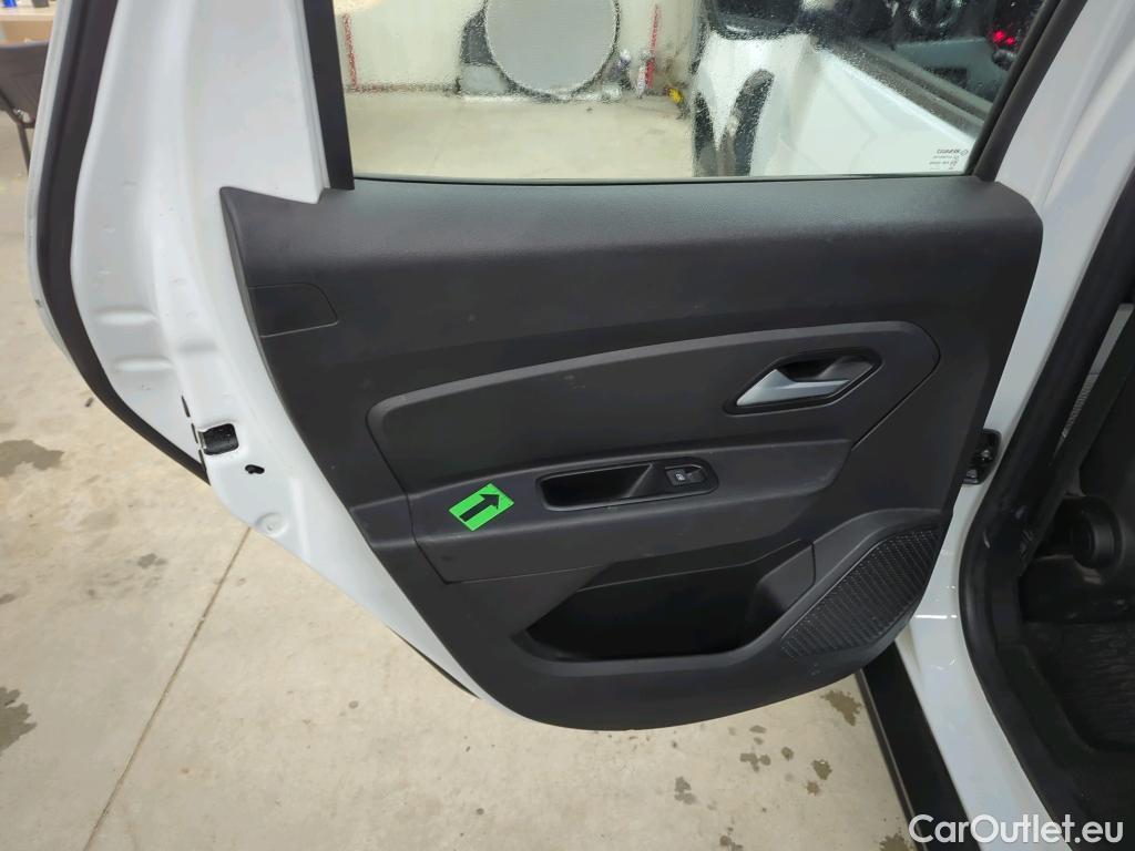  Dacia  Duster 1.5 Blue dCi 115CP Comfort 4WD #64