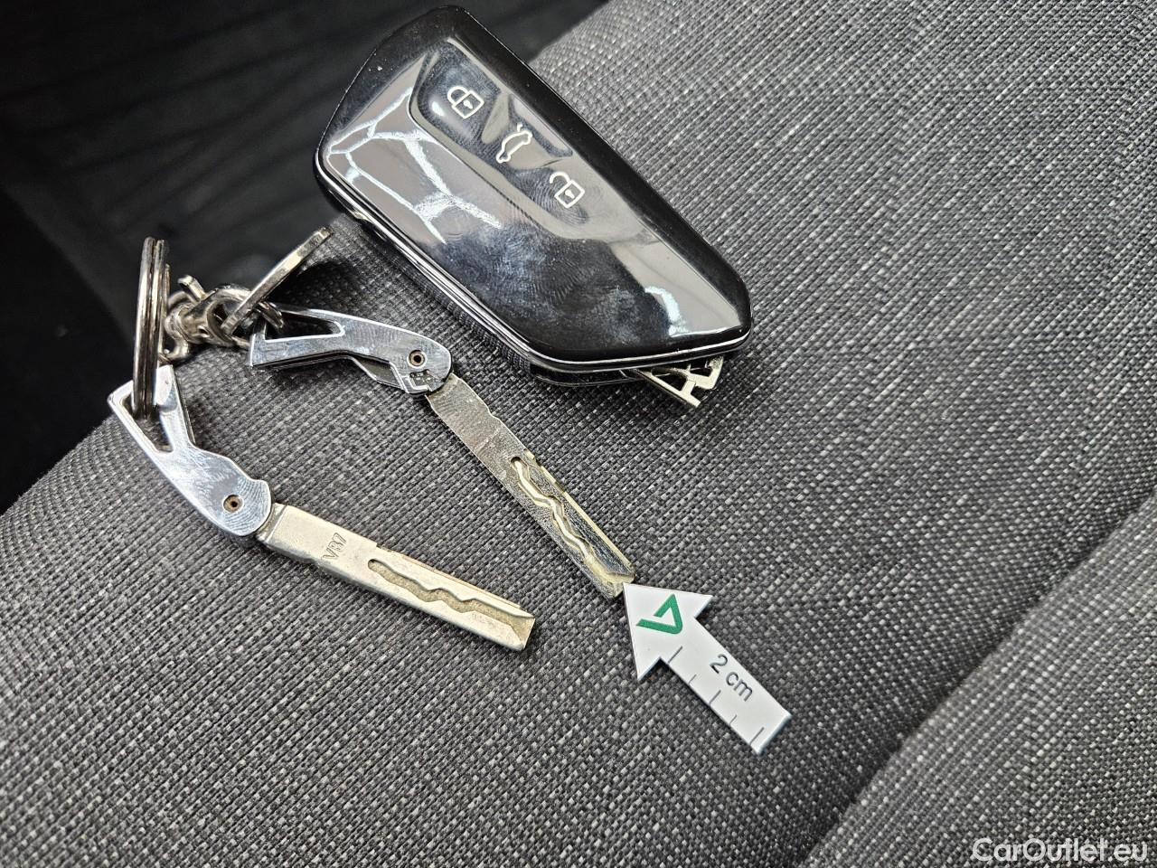  Volkswagen  Golf  2.0 TDI 116HP DSG Life Variant #2