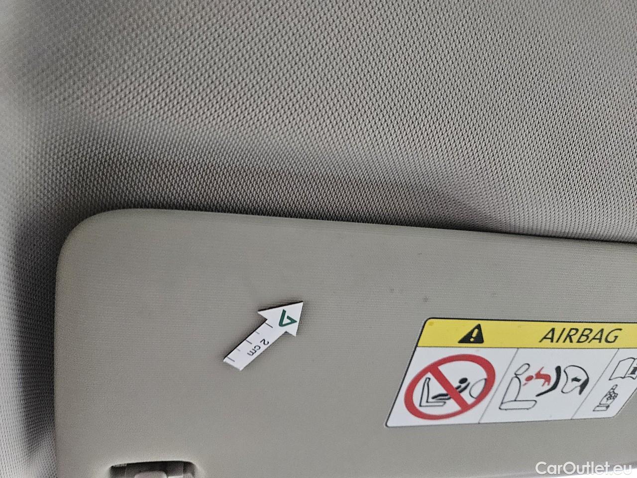  Volkswagen  Golf  2.0 TDI 116HP DSG Life Variant #50