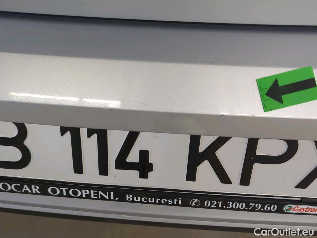  Volkswagen  Passat Comfortline 2.0 TDI DSG 150 CP #8