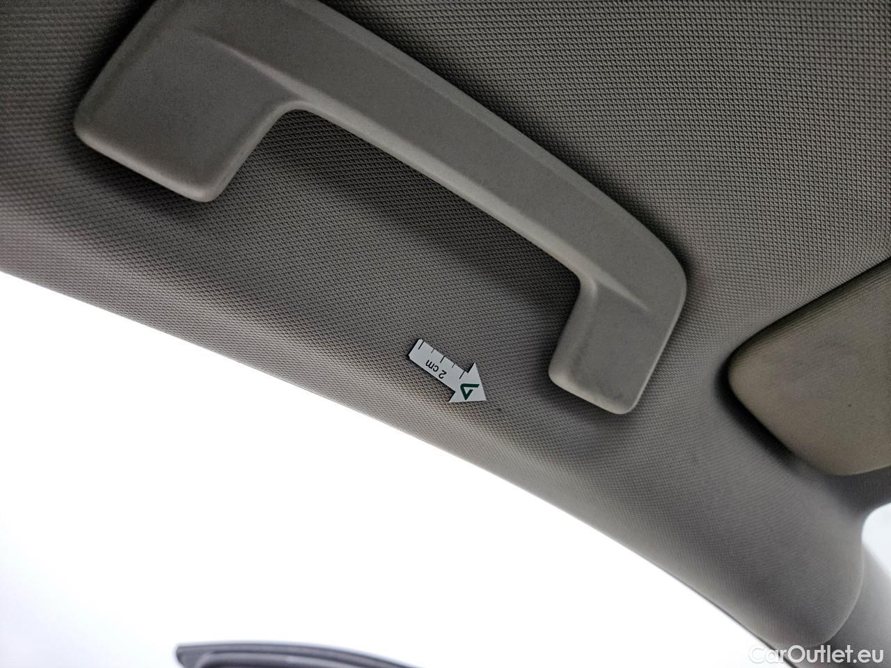  Volkswagen  Golf  2.0 TDI 116HP DSG Life Variant #48