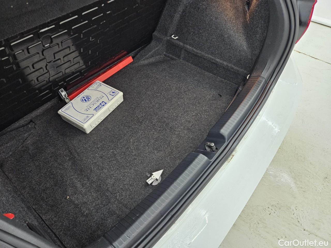  Volkswagen  Polo 1.0 80CP Trendline #54