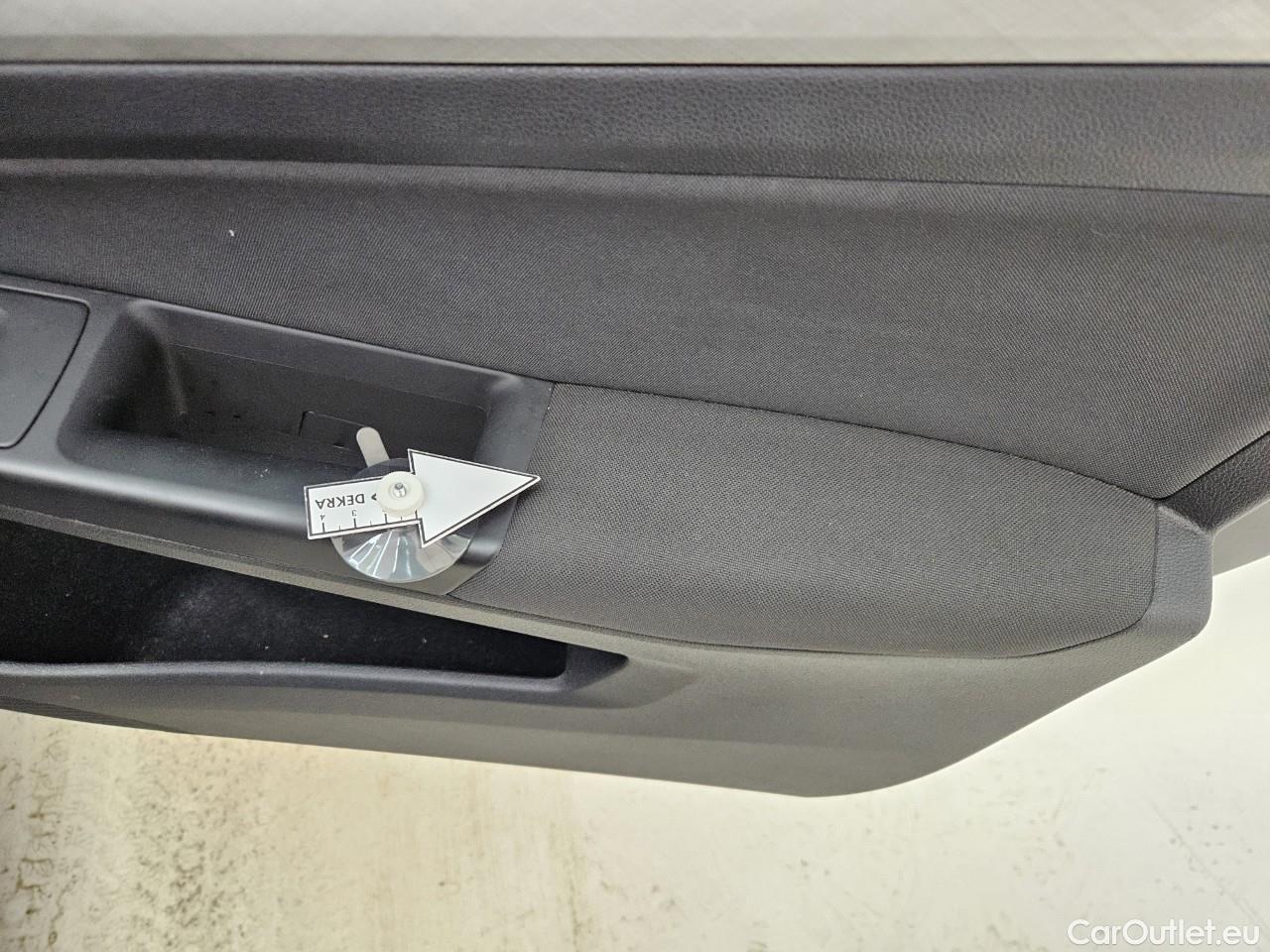  Volkswagen  Golf  2.0 TDI 116HP DSG Life Variant #54