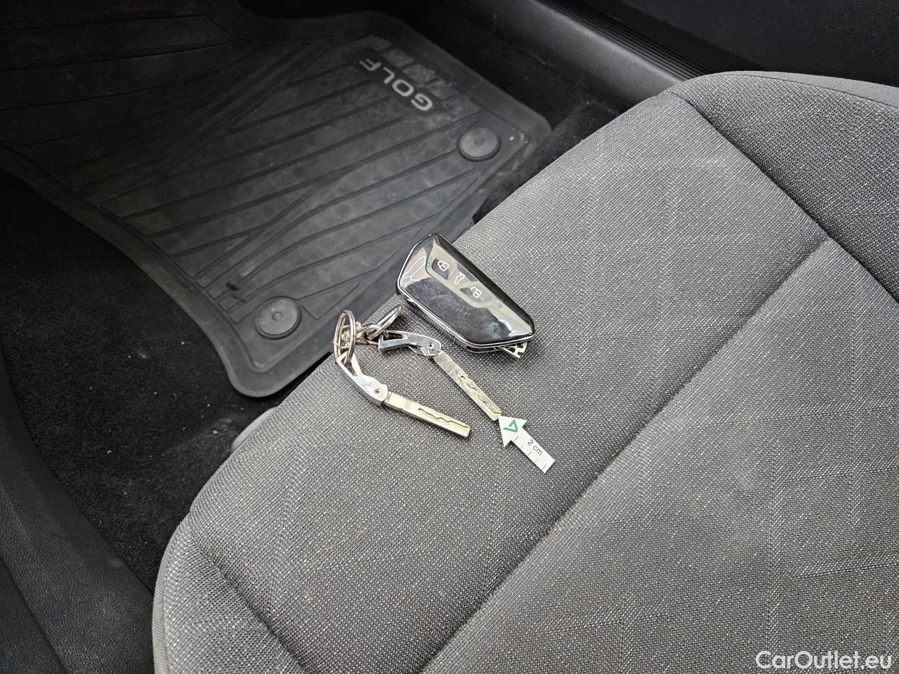  Volkswagen  Golf  2.0 TDI 116HP DSG Life Variant #1