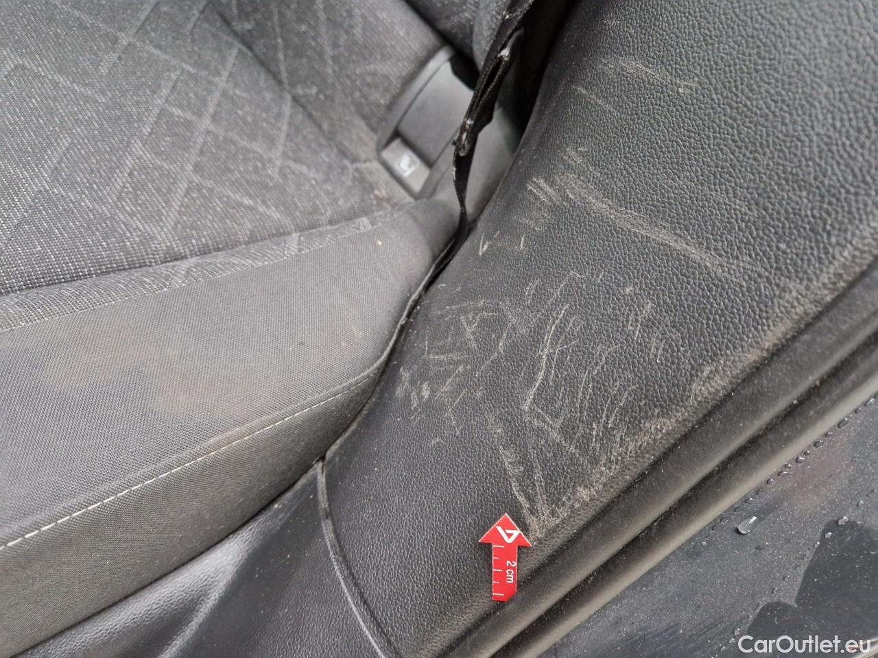  Volkswagen  Golf  2.0 TDI 116HP DSG Life Variant #32