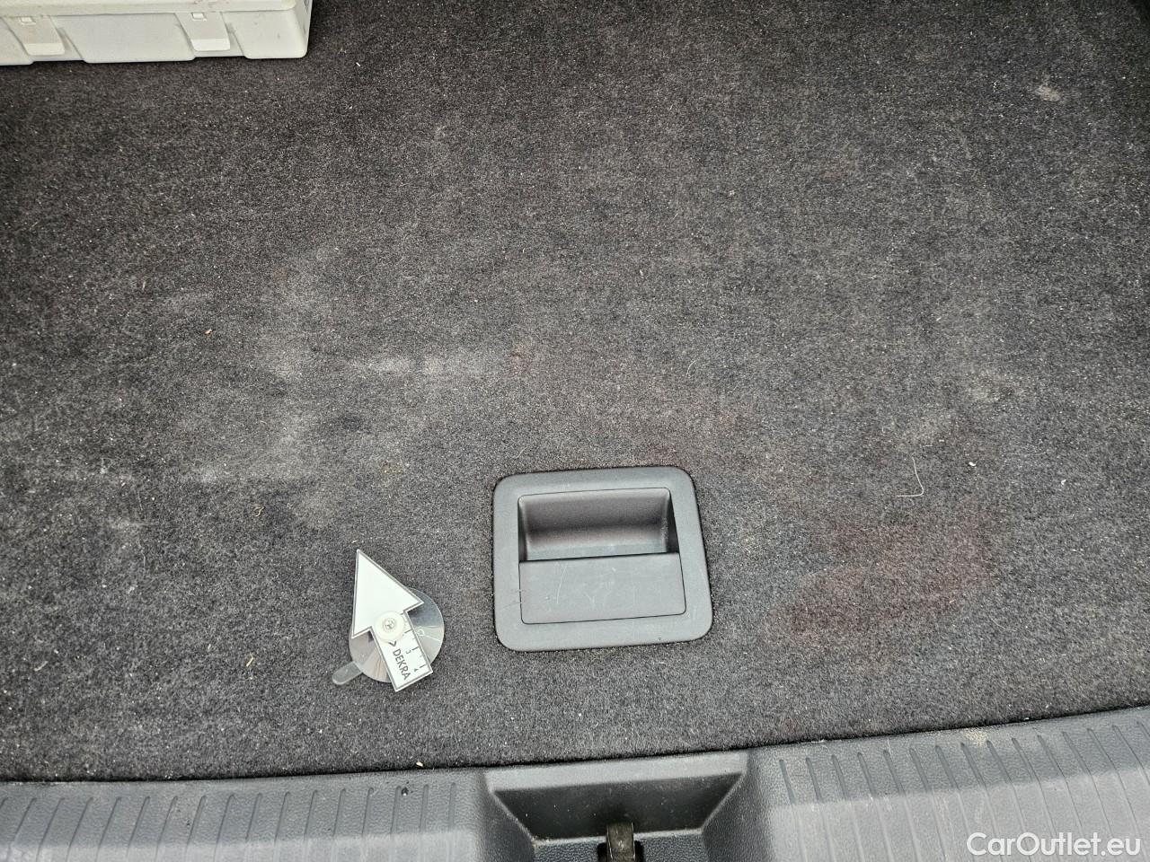  Volkswagen  Golf  2.0 TDI 116HP DSG Life Variant #64