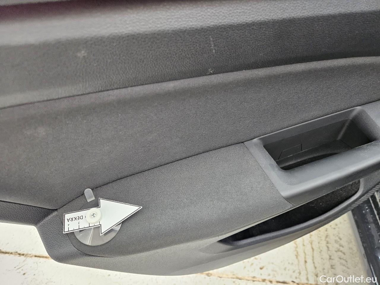  Volkswagen  Golf  2.0 TDI 116HP DSG Life Variant #61