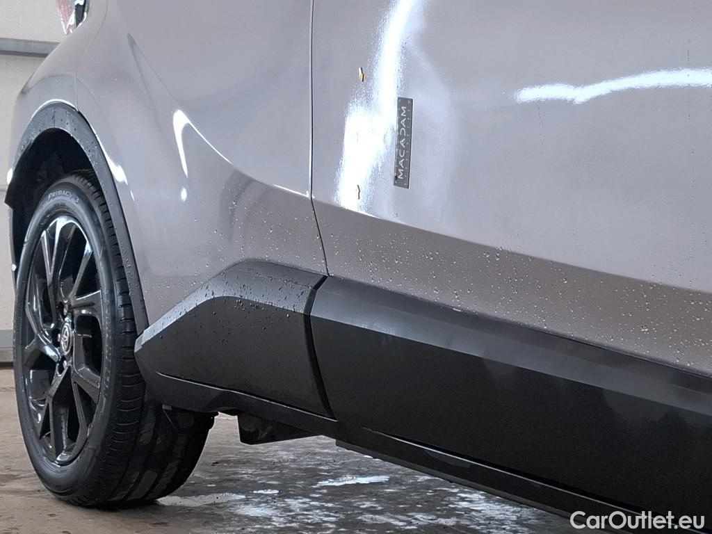  Toyota  C-HR TOYOTA  5p Berline 1.8 HYBRIDE 122 GRAPHIC #4