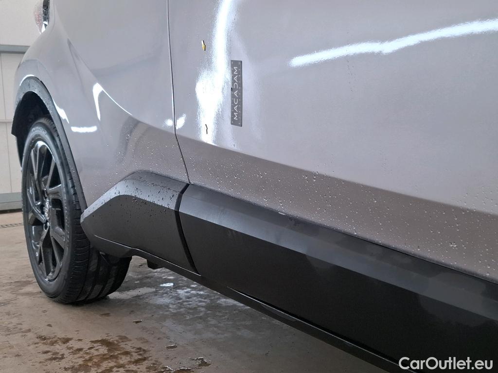  Toyota  C-HR TOYOTA  5p Berline 1.8 HYBRIDE 122 GRAPHIC #2