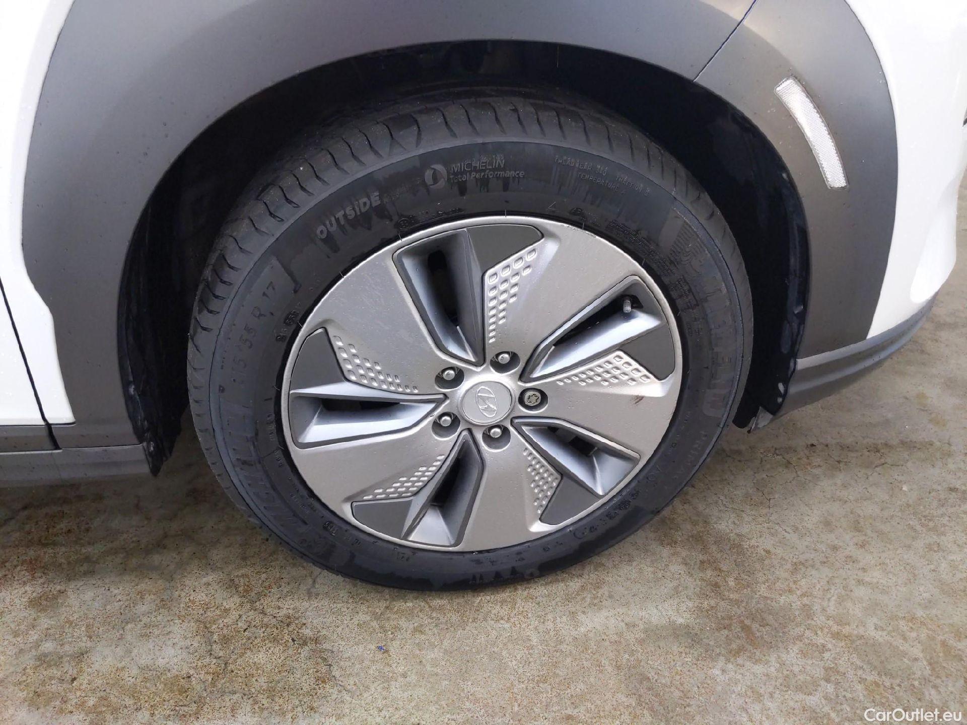  Hyundai  Konna HYUNDAI Kona / 2017 / 5P / SUV ELECTRIQUE 39 kWh 136 ch Intuitive #3