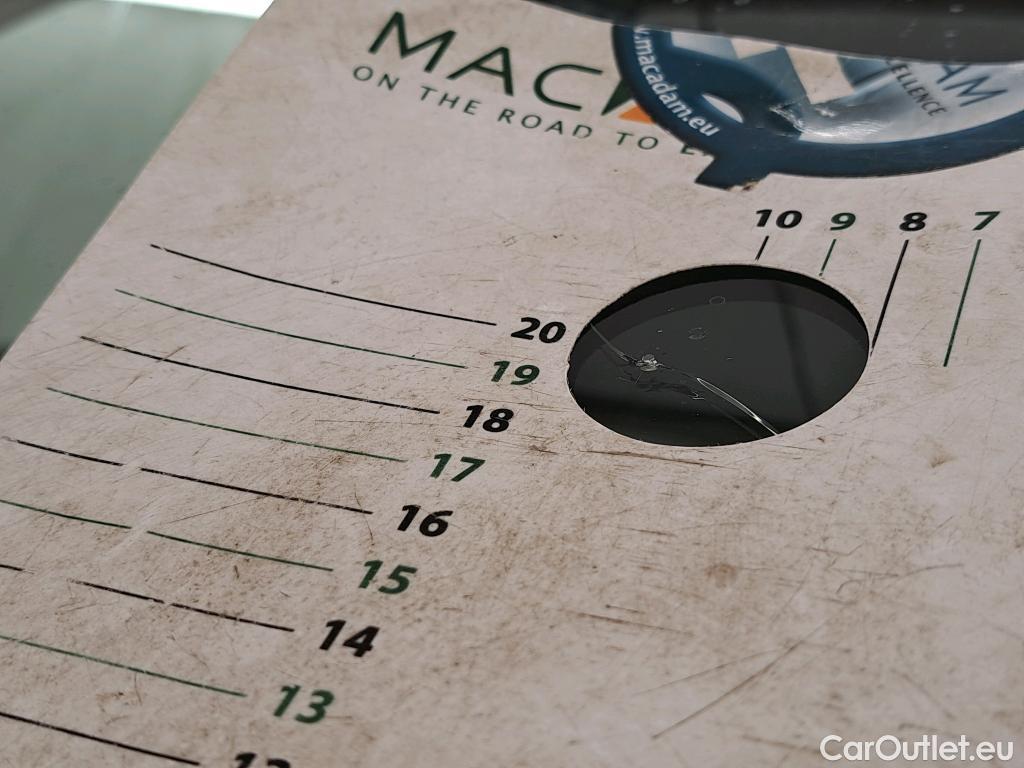  Nissan  Qashqai NISSAN  / 2021 / 5P / Crossover 1.3 MHEV 158ch Xtronic Business Edition CD LOT700 #2