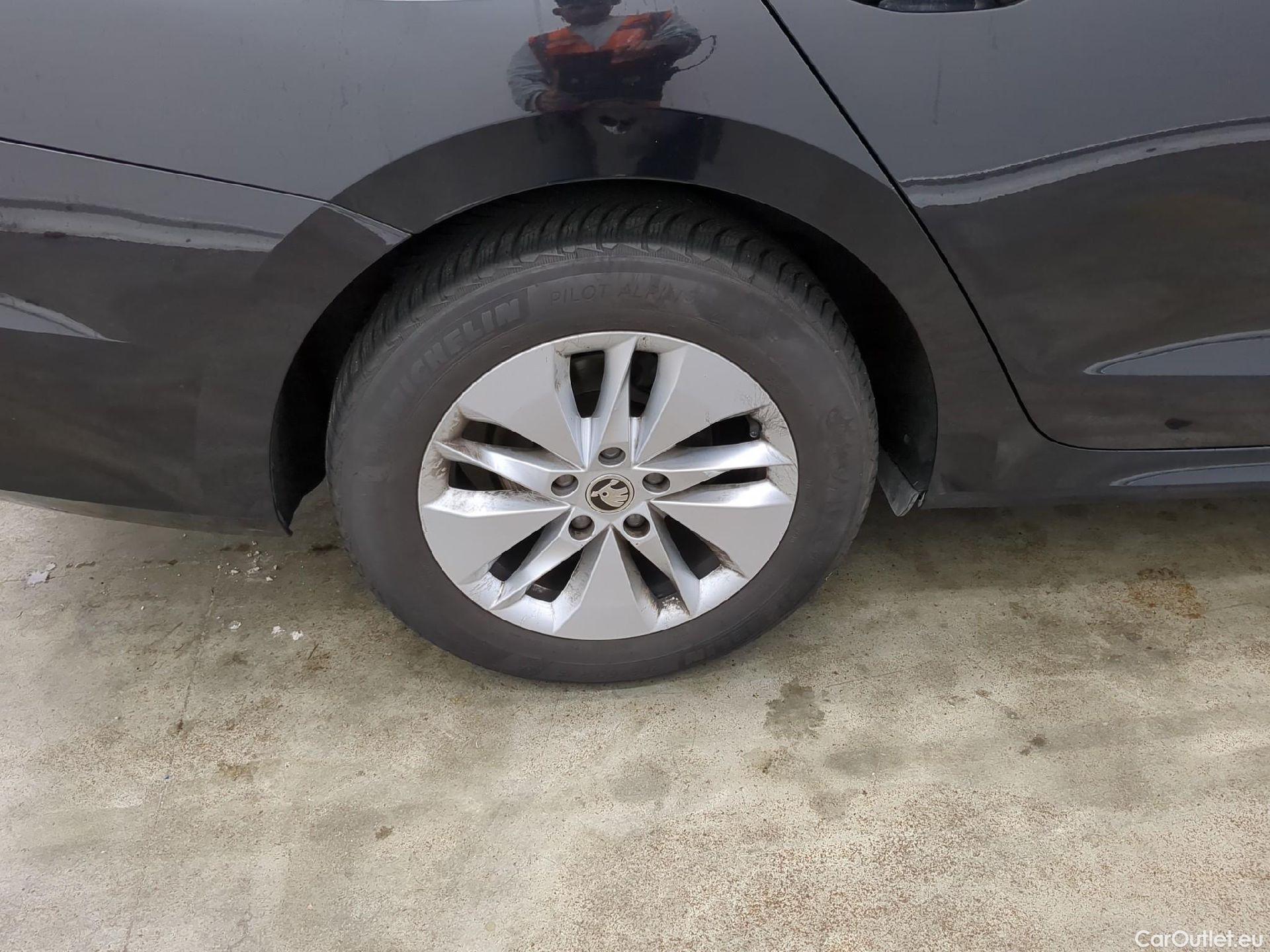  Skoda  Octavia  Break Business 2.0 TDI 115CV BVA7 E6d #21