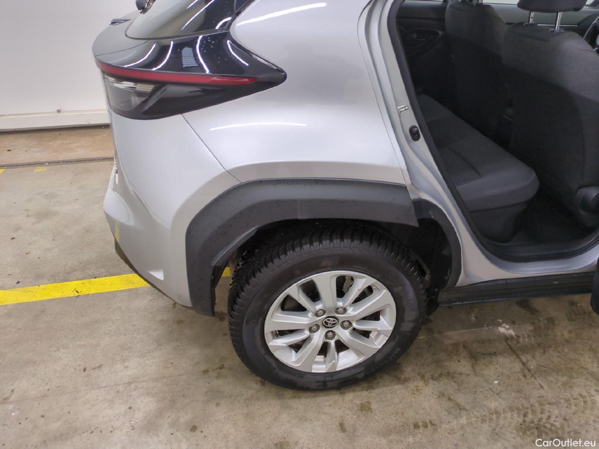  Toyota  Yaris Cross TOYOTA  Hybride / 2021 / 5P / SUV 1.5 HYBRID 116H DYNAMIC BUSINESS BEYOND #18