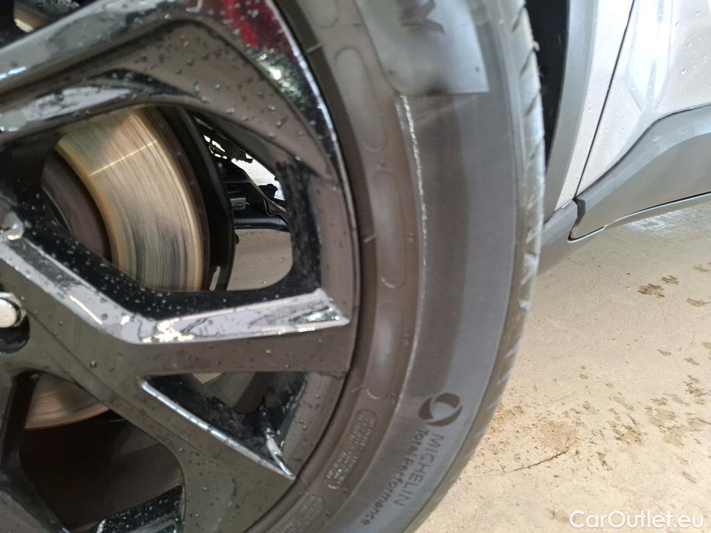  Toyota  C-HR TOYOTA  5p Berline 1.8 HYBRIDE 122 GRAPHIC #37