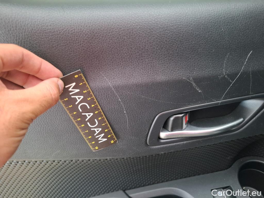  Toyota  C-HR TOYOTA  5p Berline 1.8 HYBRIDE 122 GRAPHIC #24