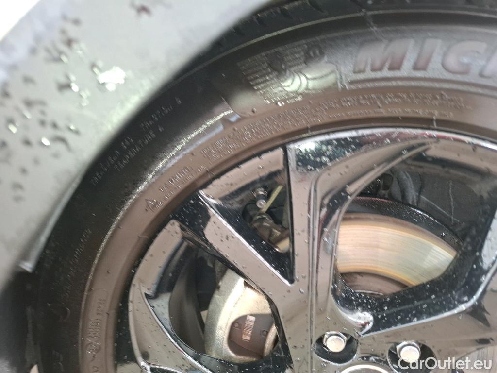  Toyota  C-HR TOYOTA  5p Berline 1.8 HYBRIDE 122 GRAPHIC #40