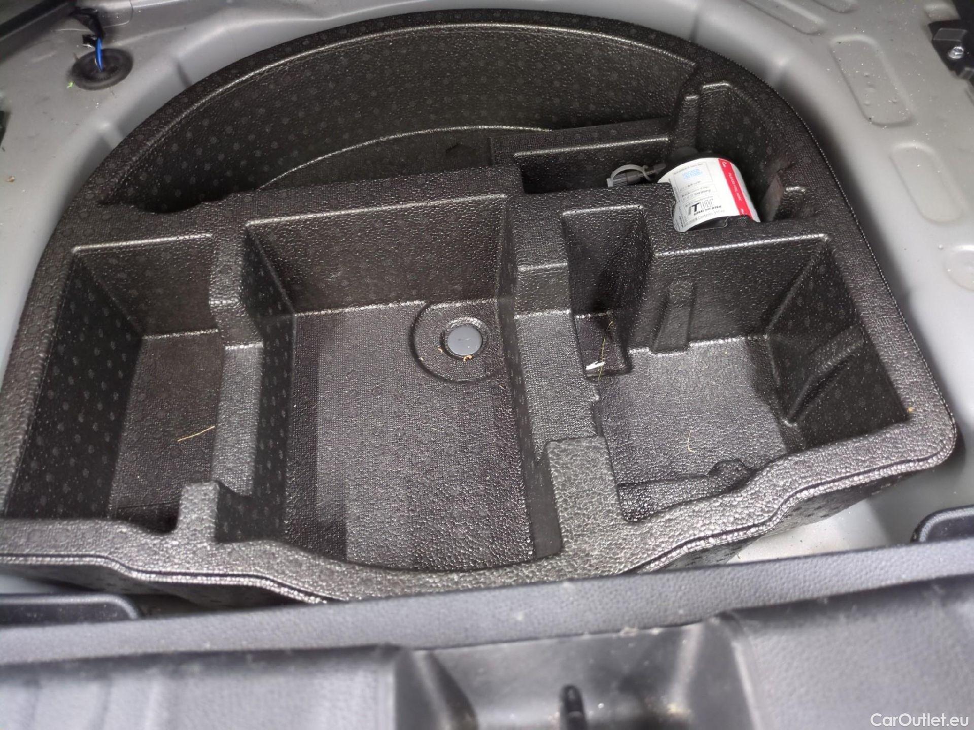  Toyota  Yaris Cross TOYOTA  Hybride / 2021 / 5P / SUV 1.5 HYBRID 116H DYNAMIC BUSINESS BEYOND #1