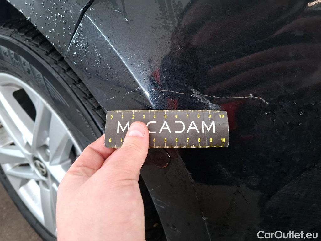  Toyota  Corolla TOYOTA  / 2018 / 5P / Berline Hybride 184h Dynamic Business Stage Acad #15