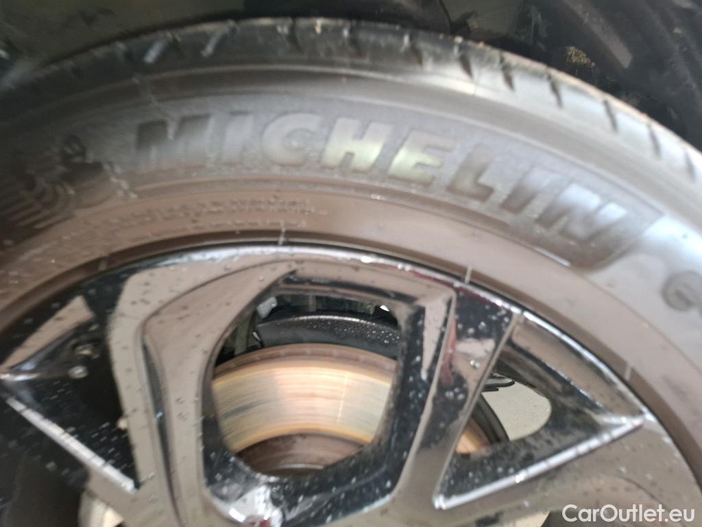  Toyota  C-HR TOYOTA  5p Berline 1.8 HYBRIDE 122 GRAPHIC #36