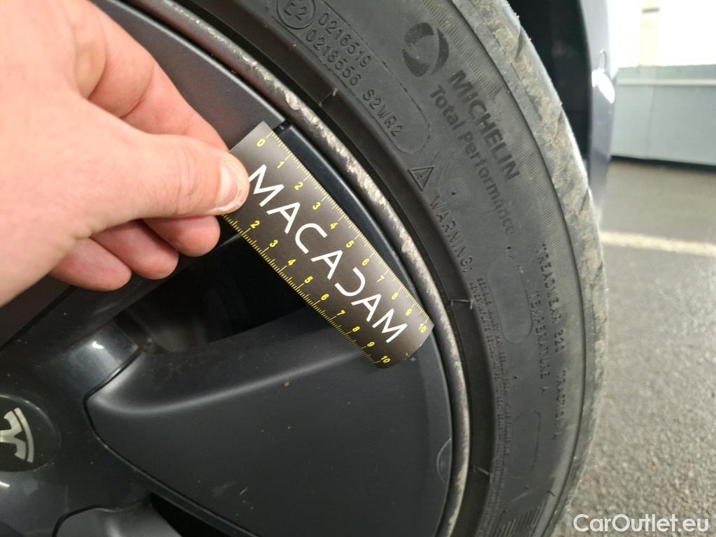  Tesla  Model 3 TESLA  / 2018 / 4P / Berline Grande Autonomie #10