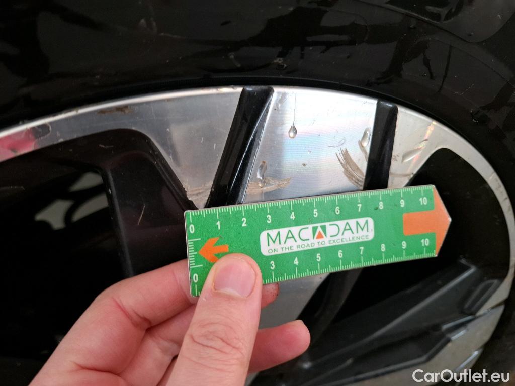  Peugeot  5008  GT Line 1.5 HDi 130CV BVA8 7 Sieges E6dT #32