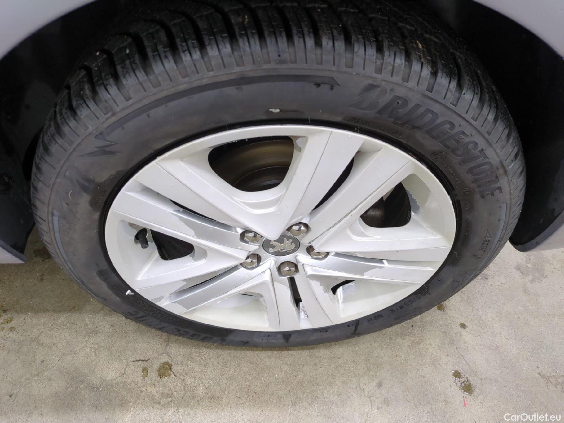  Peugeot  208  Allure Business 1.2 PureTech 110CV BVM6 E6dT #6