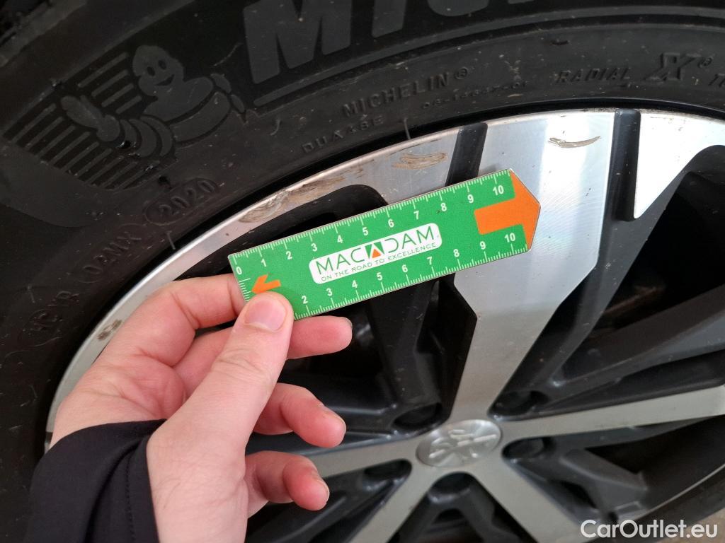  Peugeot  5008  GT Line 1.5 HDi 130CV BVA8 7 Sieges E6dT #25