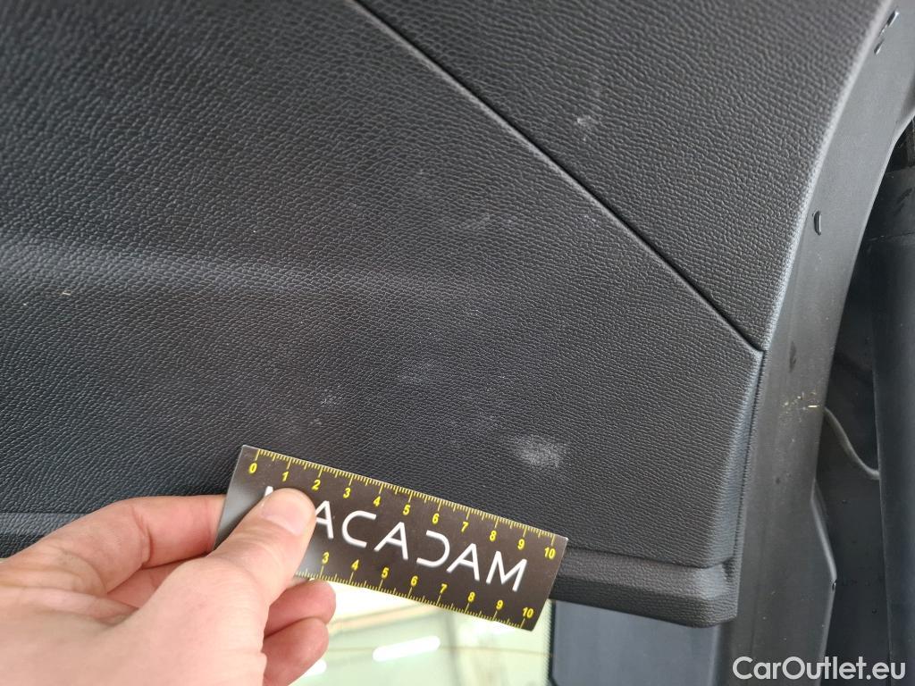  Peugeot  508 PEUGEOT  SW / 2018 / 5P / Break HYBRID 225 E-EAT8 Allure Pack #19