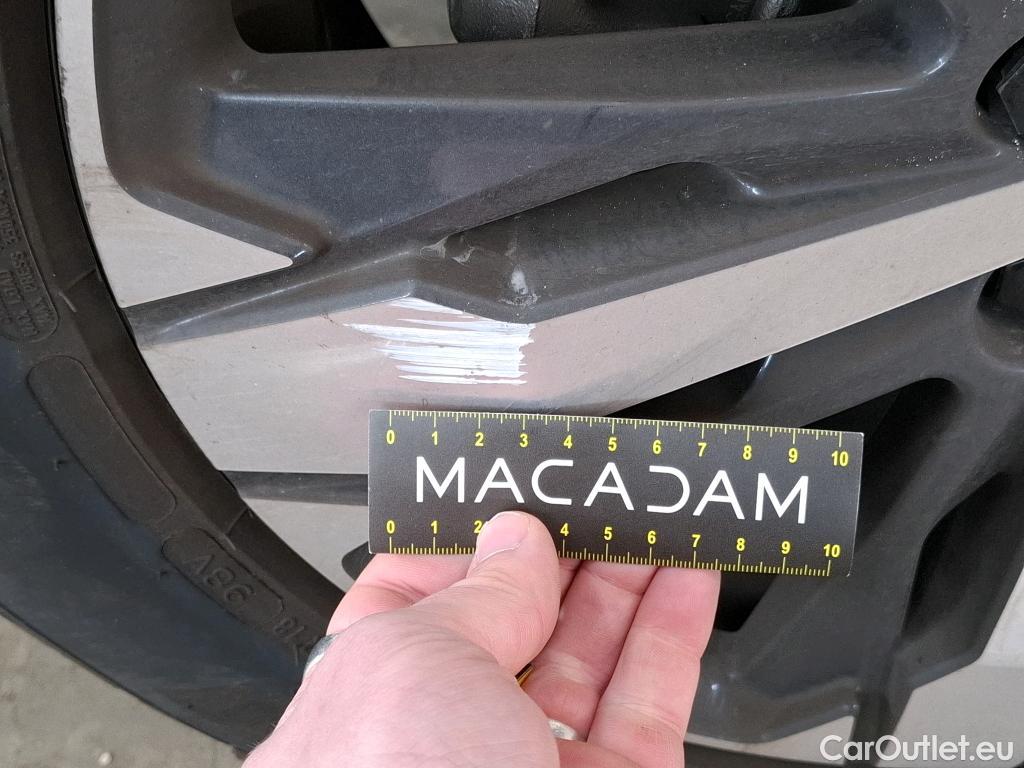  Peugeot  3008  GT 1.2 PureTech 130CV BVA8 E6d #33