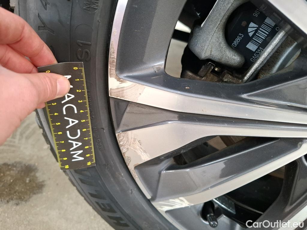  Peugeot  508 PEUGEOT  SW / 2018 / 5P / Break HYBRID 225 E-EAT8 Allure Pack #11