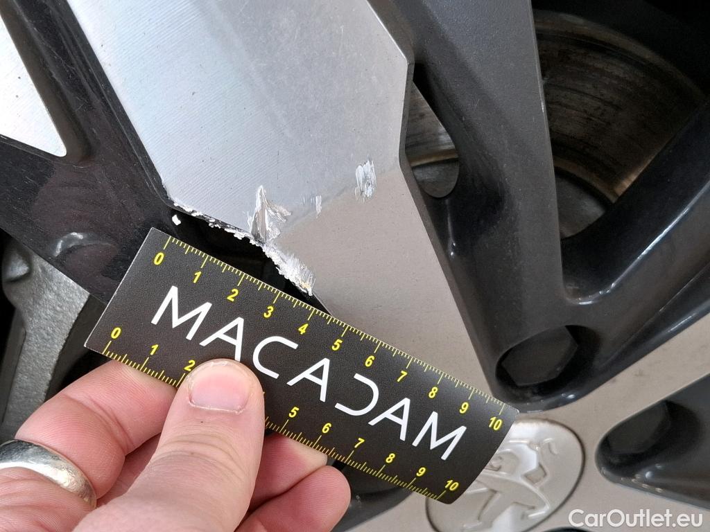  Peugeot  3008  GT 1.2 PureTech 130CV BVA8 E6d #32