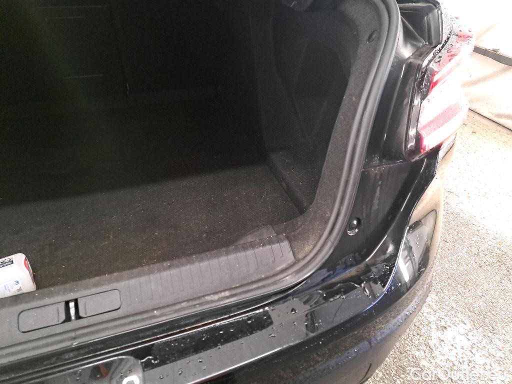  Citroen  C4 CITROEN  X / 2022 / 4P / Berline PureTech 130 S&S EAT8 Shine #9