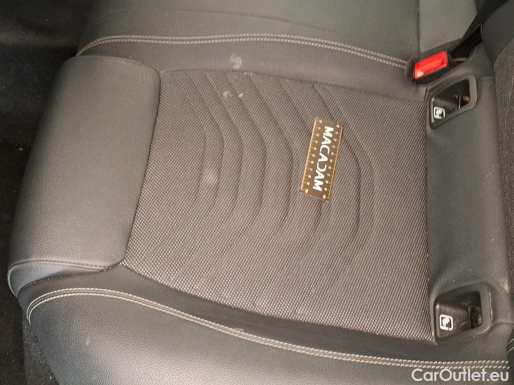  Mercedes  A-Klasse MERCEDES-BENZ Classe A Berline / 2018 / 4P / Berline A 180 d Style Line #22