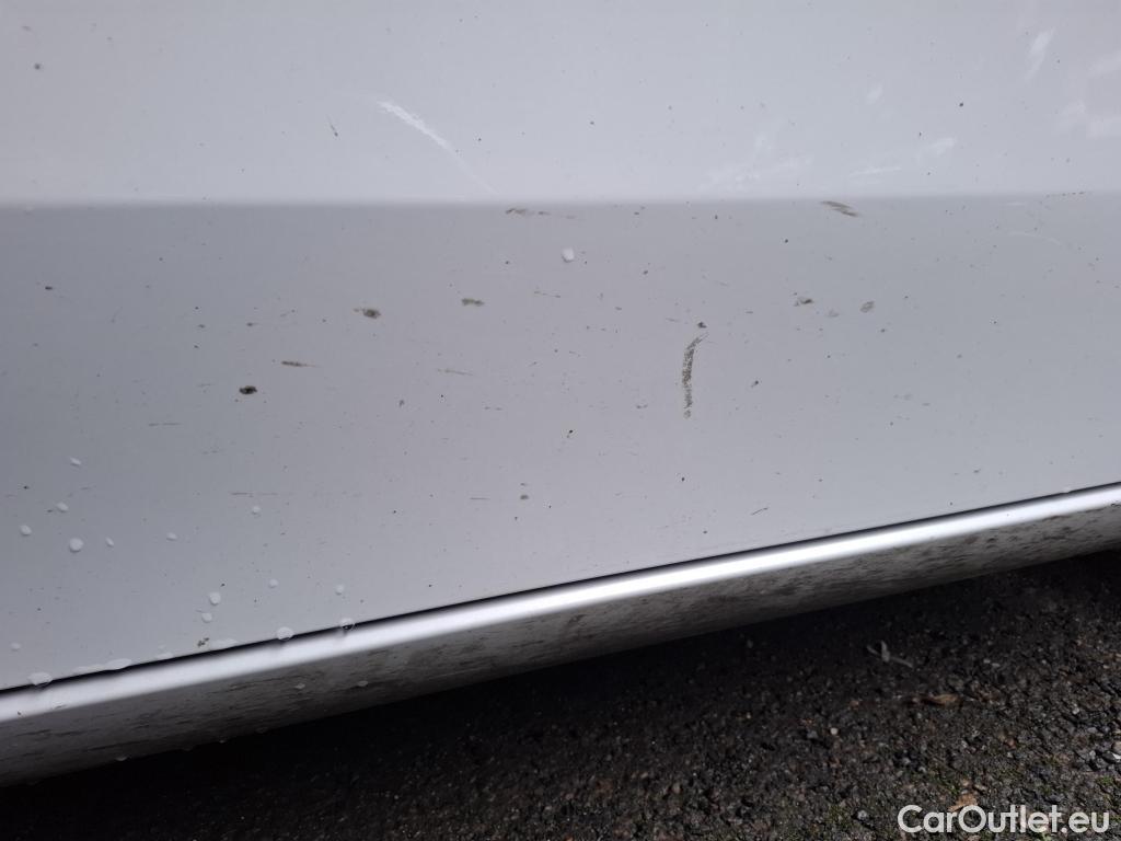  Mercedes  A-Klasse MERCEDES-BENZ Classe A Berline / 2018 / 4P / Berline A 180 d Style Line #30