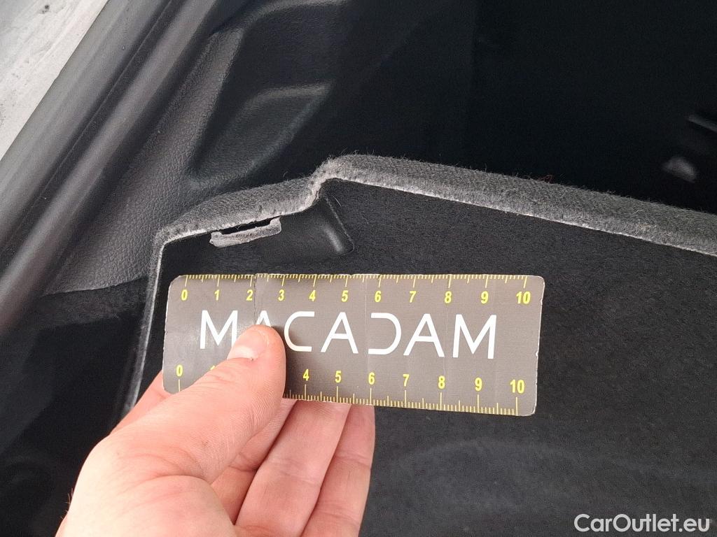  Bmw  Serie 1 BMW Série 1 / 2019 / 5P / Berline 1.5 116I Business Design #9