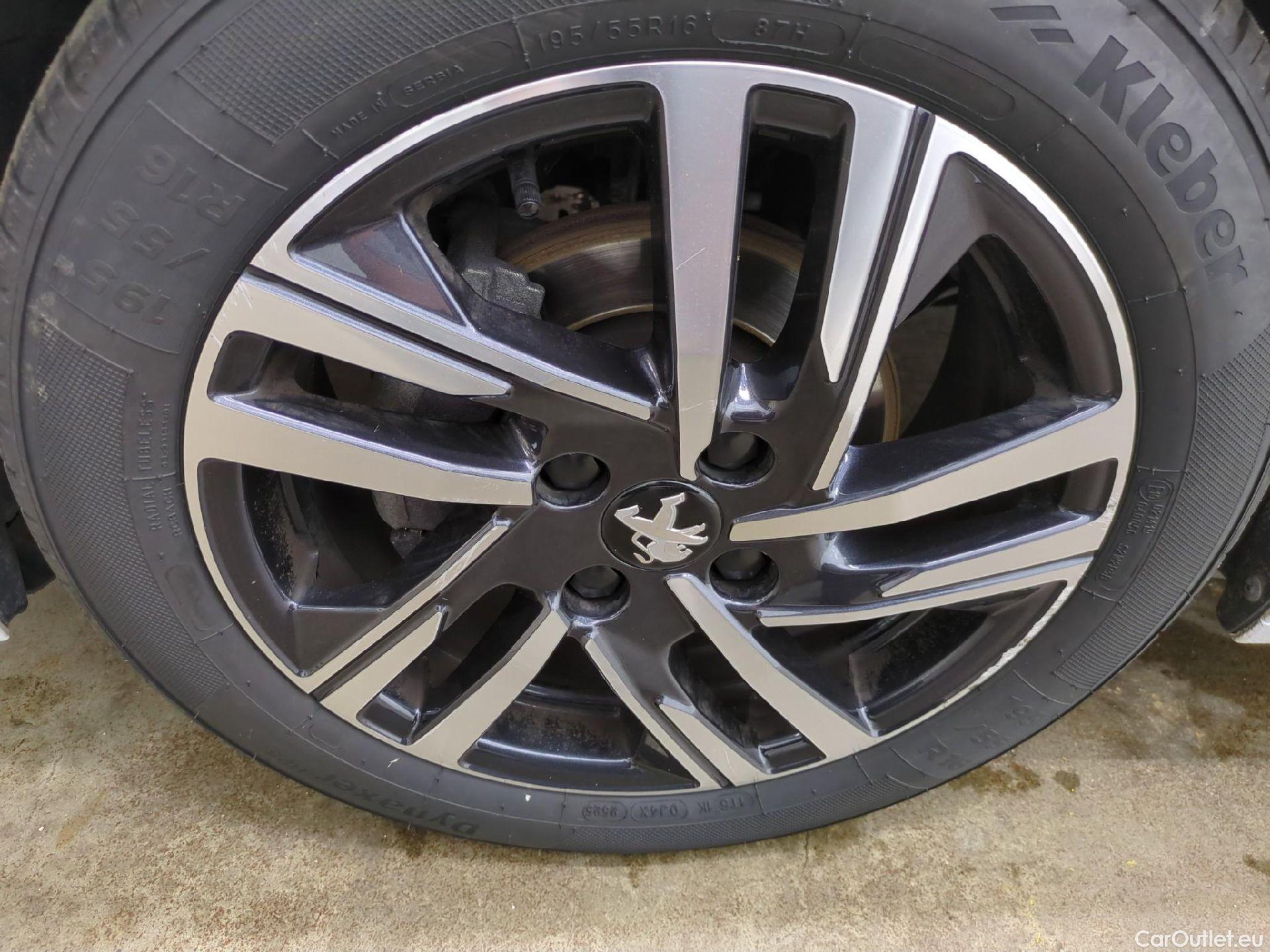  Peugeot  208  Style 1.2 PureTech 75CV BVM5 E6d #10