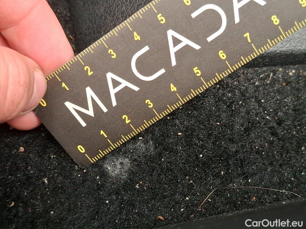  Mercedes  A-Klasse MERCEDES-BENZ Classe A Berline / 2018 / 4P / Berline A 180 d Style Line #18