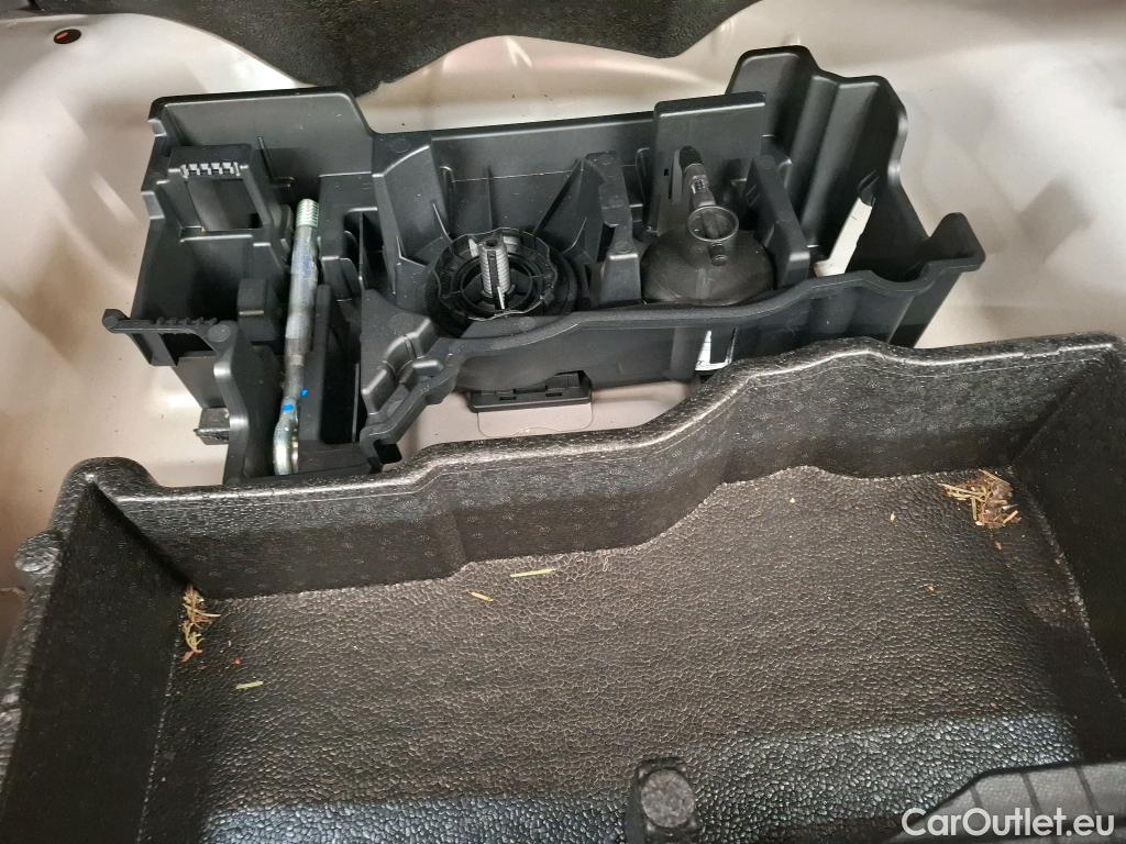  Peugeot  2008  Allure 1.2 PureTech 100CV BVM6 E6d #13