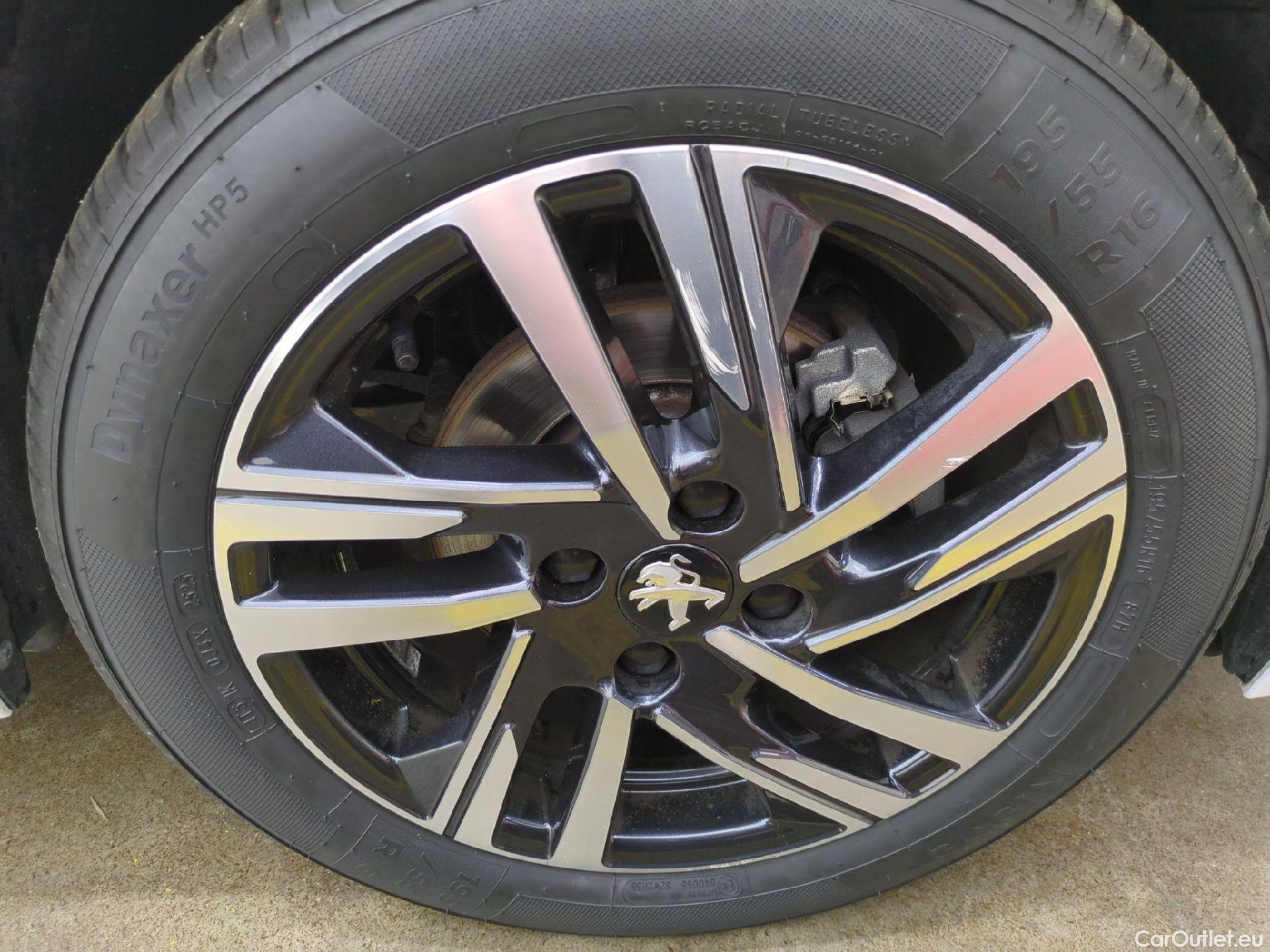  Peugeot  208  Style 1.2 PureTech 75CV BVM5 E6d #9