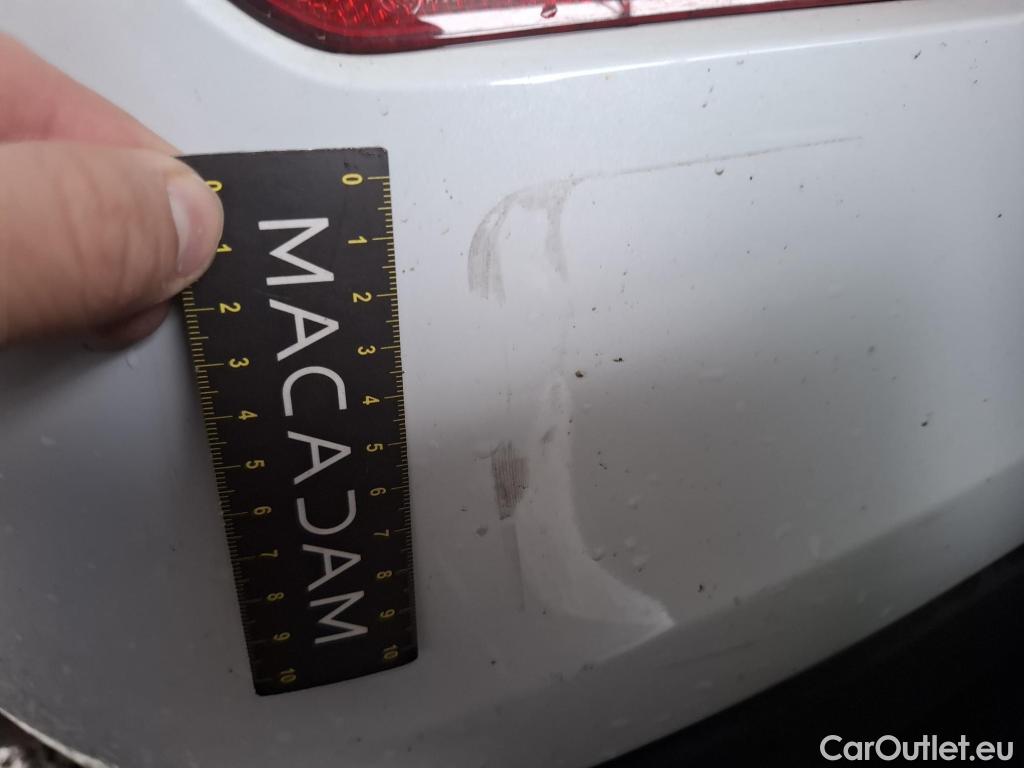  Mercedes  A-Klasse MERCEDES-BENZ Classe A Berline / 2018 / 4P / Berline A 180 d Style Line #35