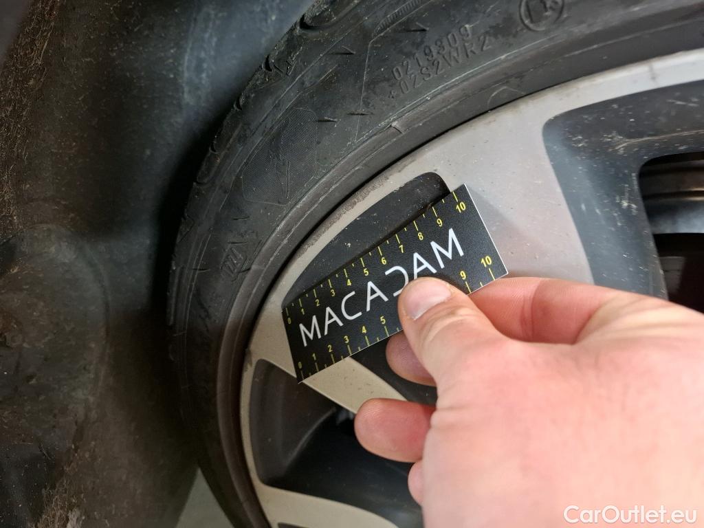  Mini  Mini   / 2014 / 3P / Berline Cooper SE Finition Yours 184 ch BVA #26