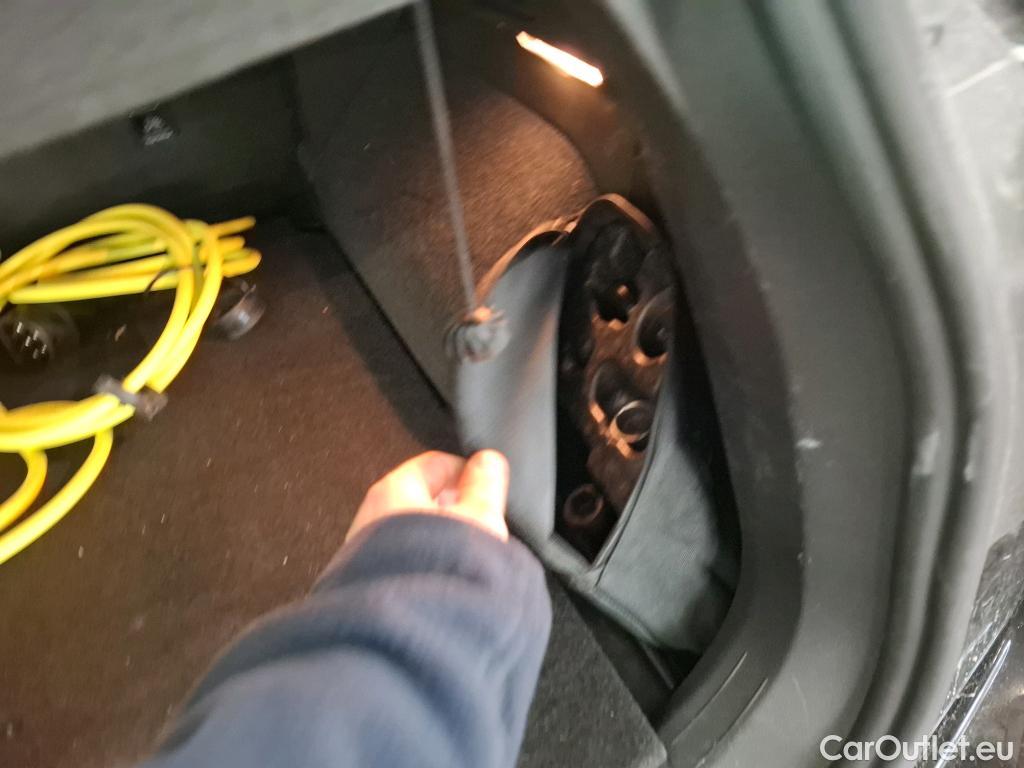  Volkswagen  Tiguan VOLKSWAGEN  / 2020 / 5P / SUV 1.4 eHybrid 245 DSG6 Elegance Exclusive #24