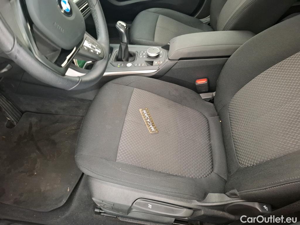  Bmw  Serie 1 BMW Série 1 / 2019 / 5P / Berline 1.5 116I Business Design #47