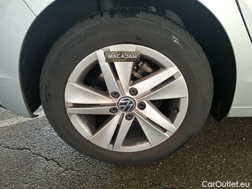  Volkswagen  Golf  VIII Berline Life Plus 2.0 TDI 115CV BVM6 E6d #1