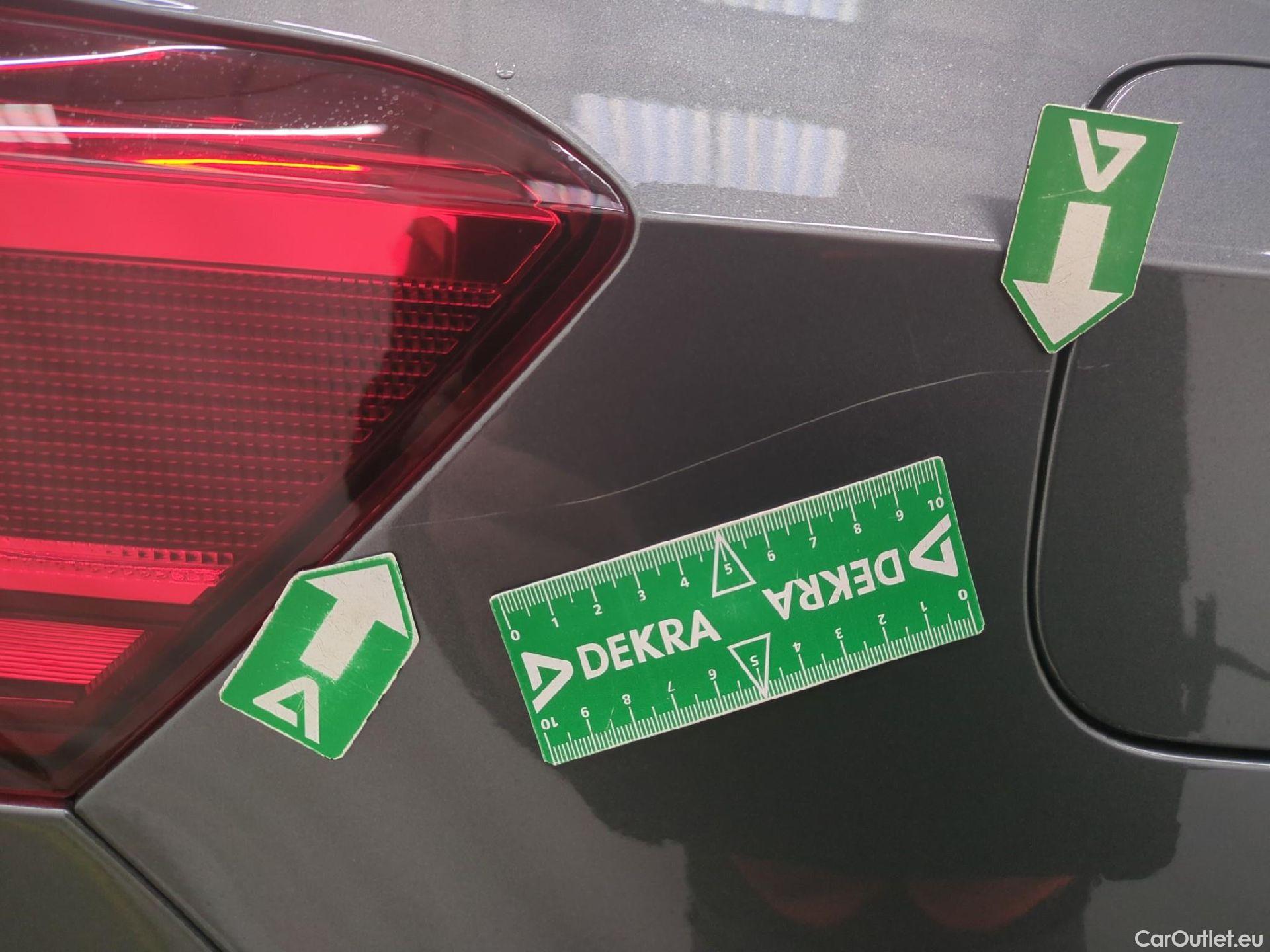  Volkswagen  T-ROC VOLKSWAGEN  / 2021 / 5P / SUV 2.0 TDI 150 LIFE PLUS DSG7 #17