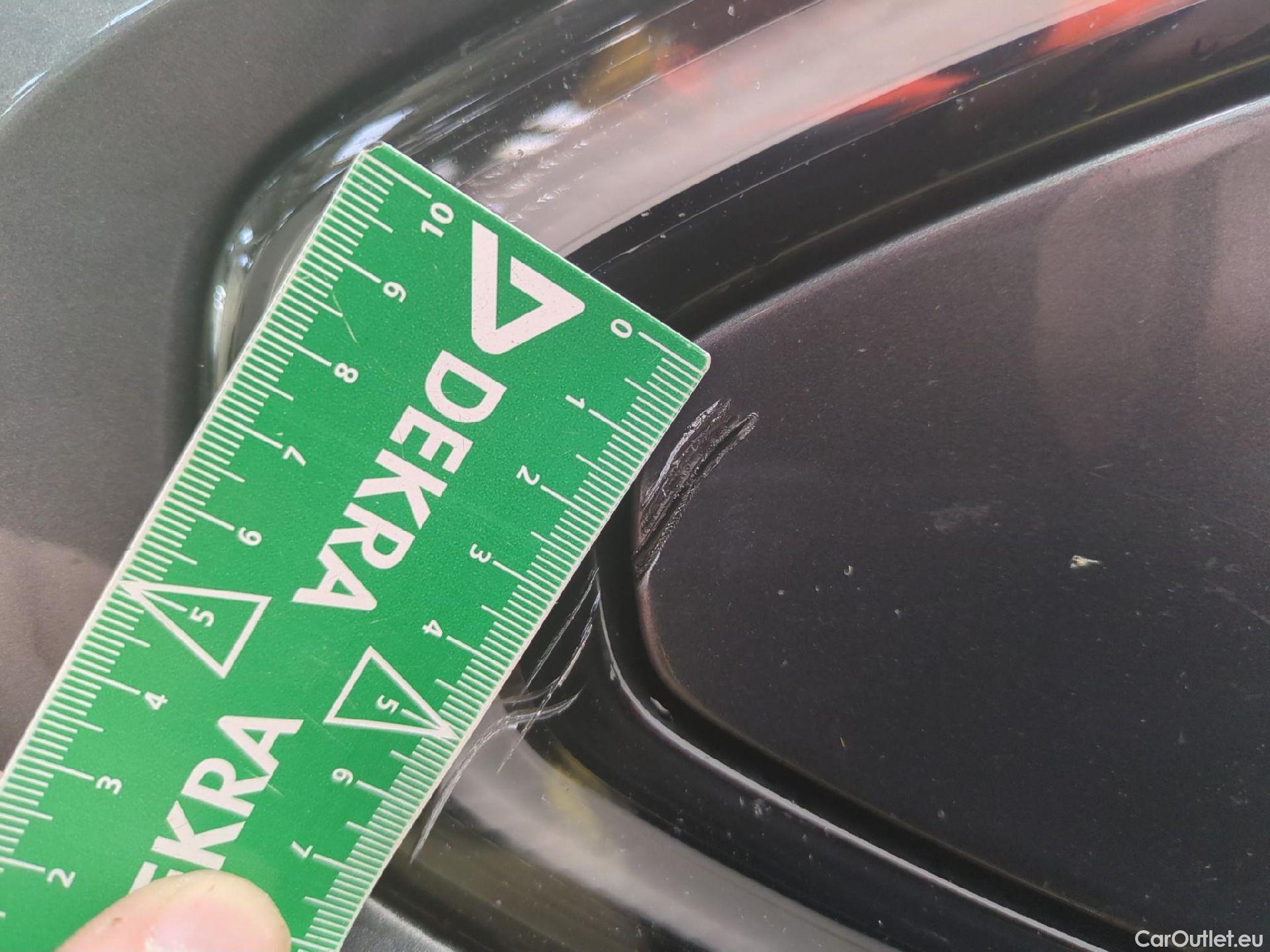  Volkswagen  T-ROC VOLKSWAGEN  / 2021 / 5P / SUV 2.0 TDI 150 LIFE PLUS DSG7 #4