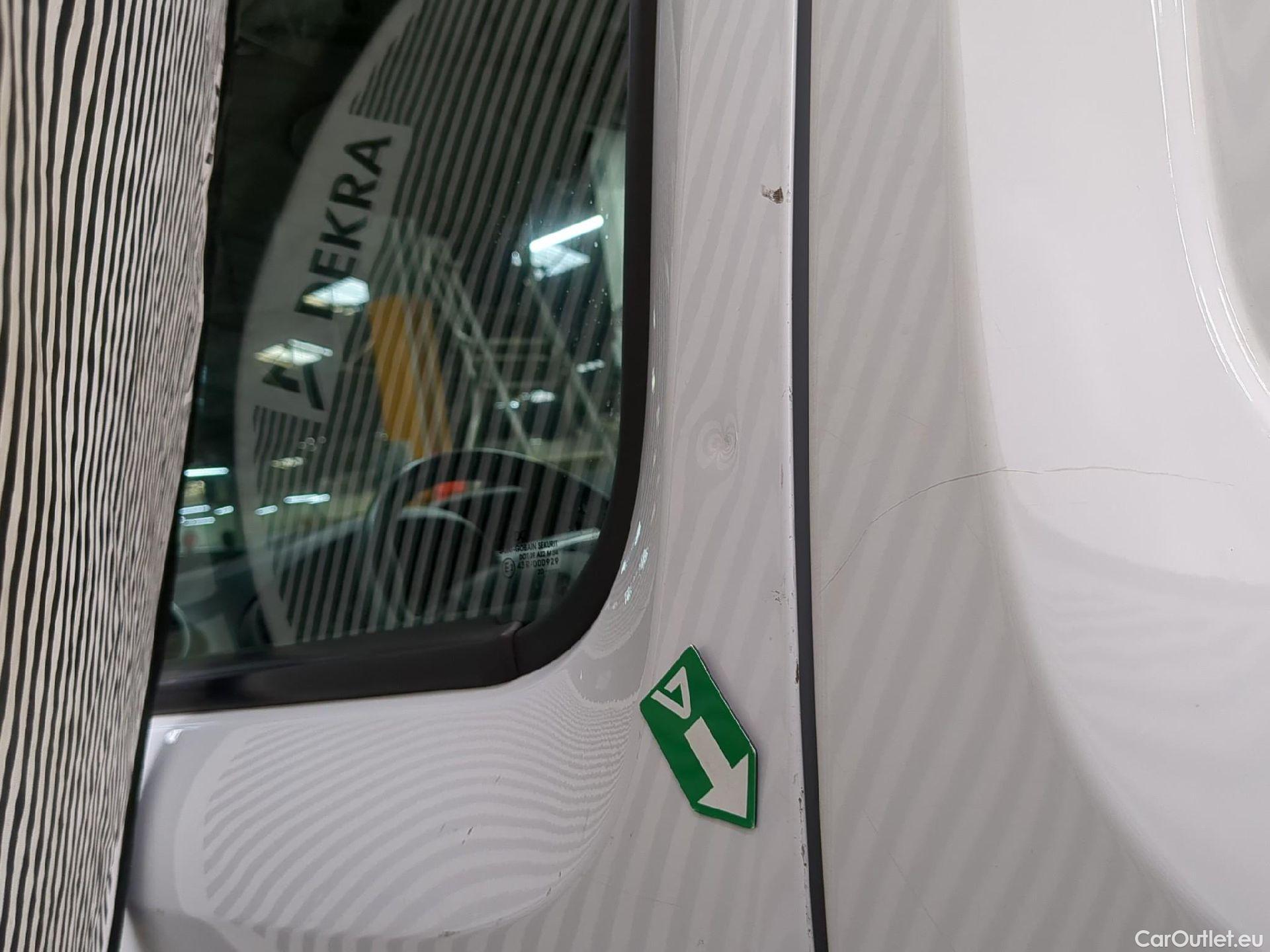  Renault  Kangoo RENAULT  Express / 2013 / 4P / Fourgonnette Gd Volume ExtraRLink - Blue dCi 95 #48